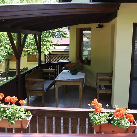 Apartment Harmonia Apartmanhaz *