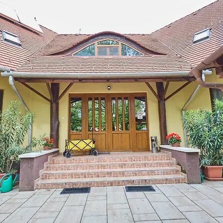 Harmonia Apartmanhaz * Hajdúszoboszló