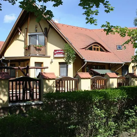 Apartment Harmonia Apartmanhaz *